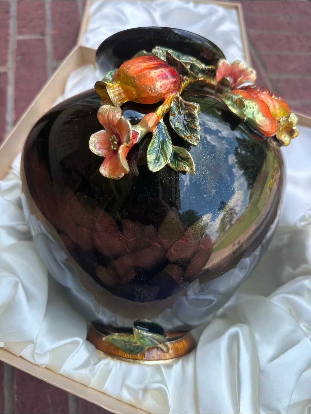 FABUORNA Luxury Vase Decorative Hand-Painted Pomegranate Accents
